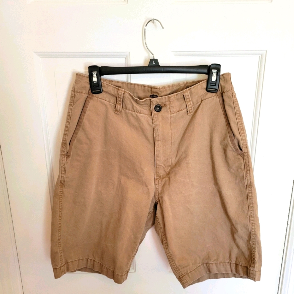 Old Navy flat front shorts NWOT 32